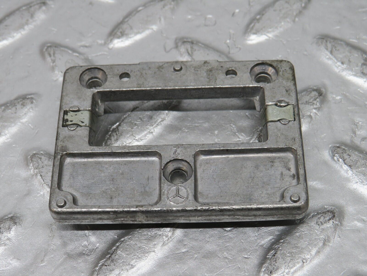 32480 Mercedes-Benz S124 300TE Wagon Rear View Mirror Bracket
