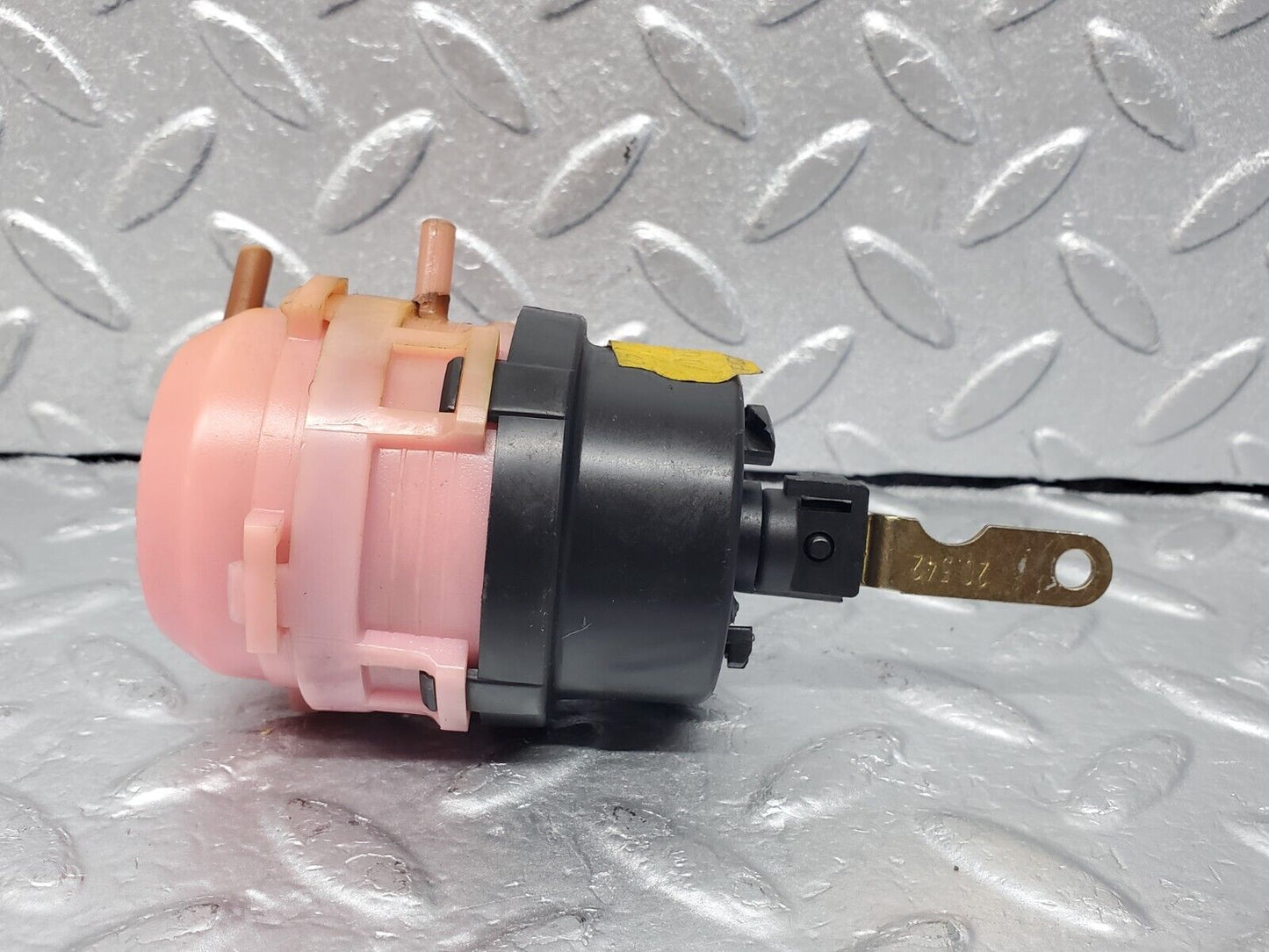 45960 Mercedes-Benz W126 420SE Heater Box Vacuum Actuator 0008005975