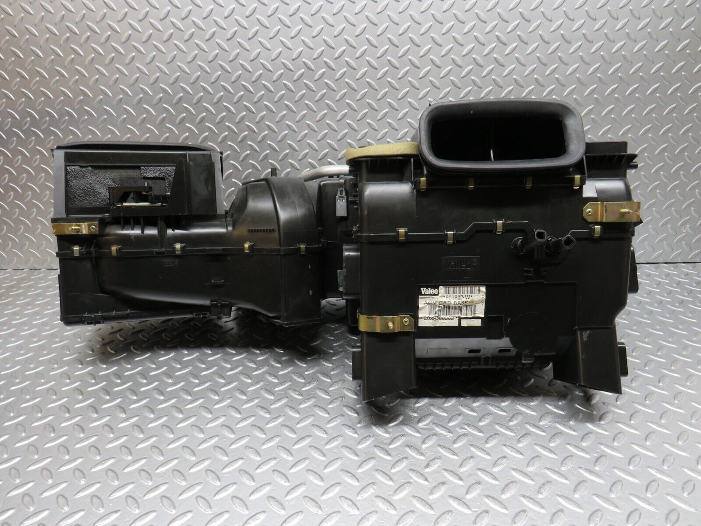 33444 Mercedes-Benz W202 C180 Heater Box Blower Housing Valeo 2028300362