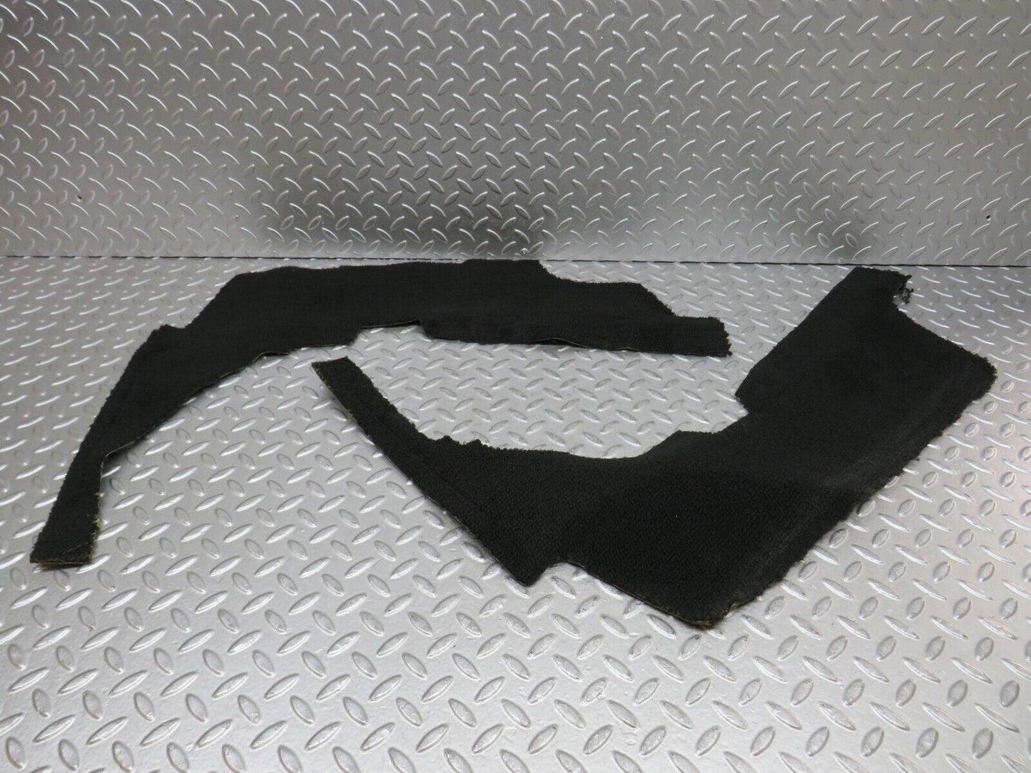 28010 Mercedes-Benz W123 280E Front Mat Set Black