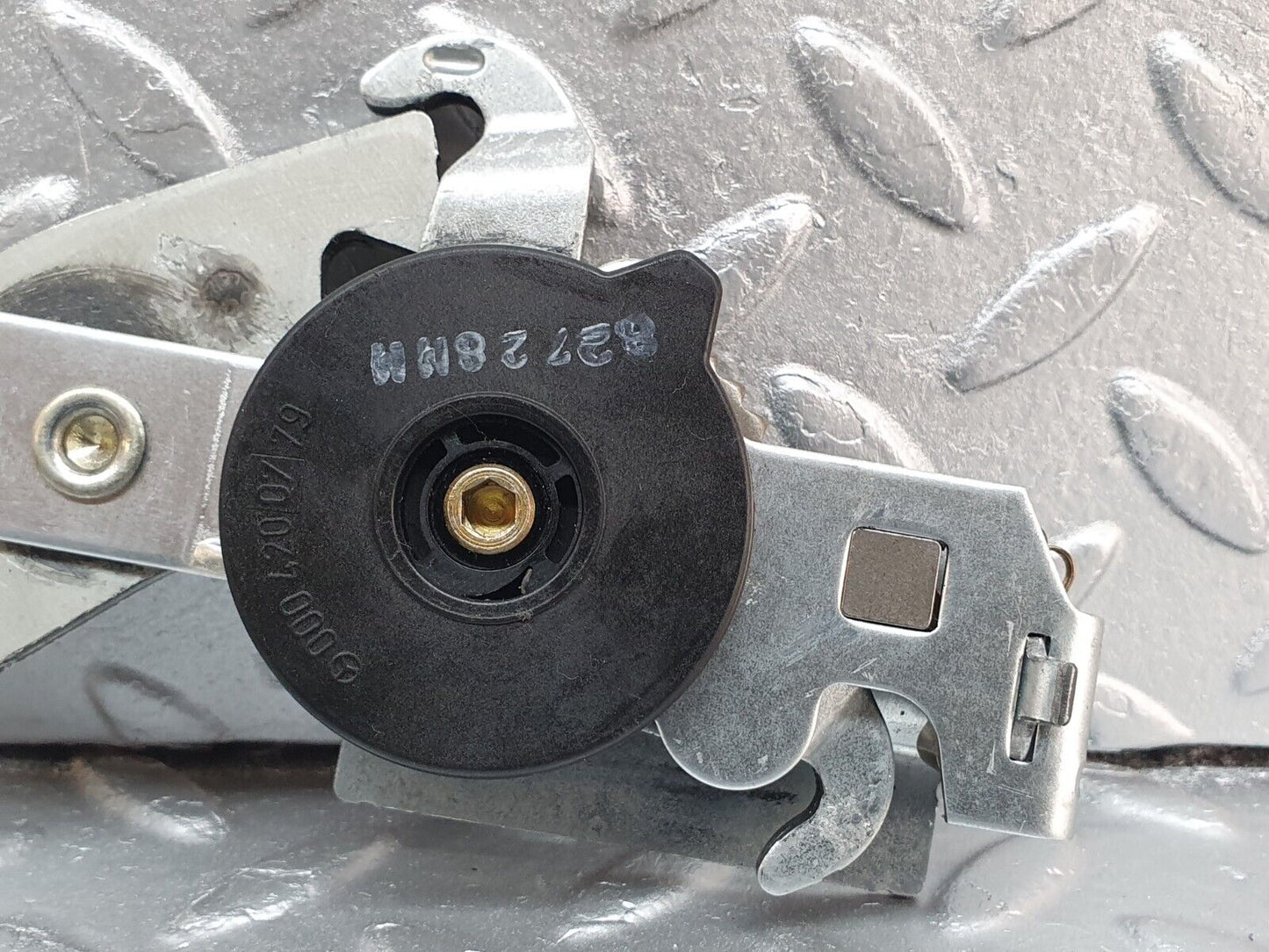 41741 Mercedes-Benz W202 C200 Handbrake Adjusting Handbrake Regulator 0004200779