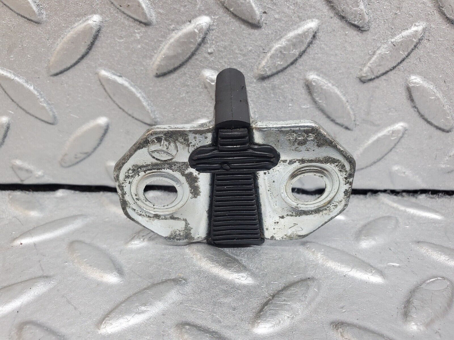 44789 Mercedes-Benz W124 220E Door Lock Latch