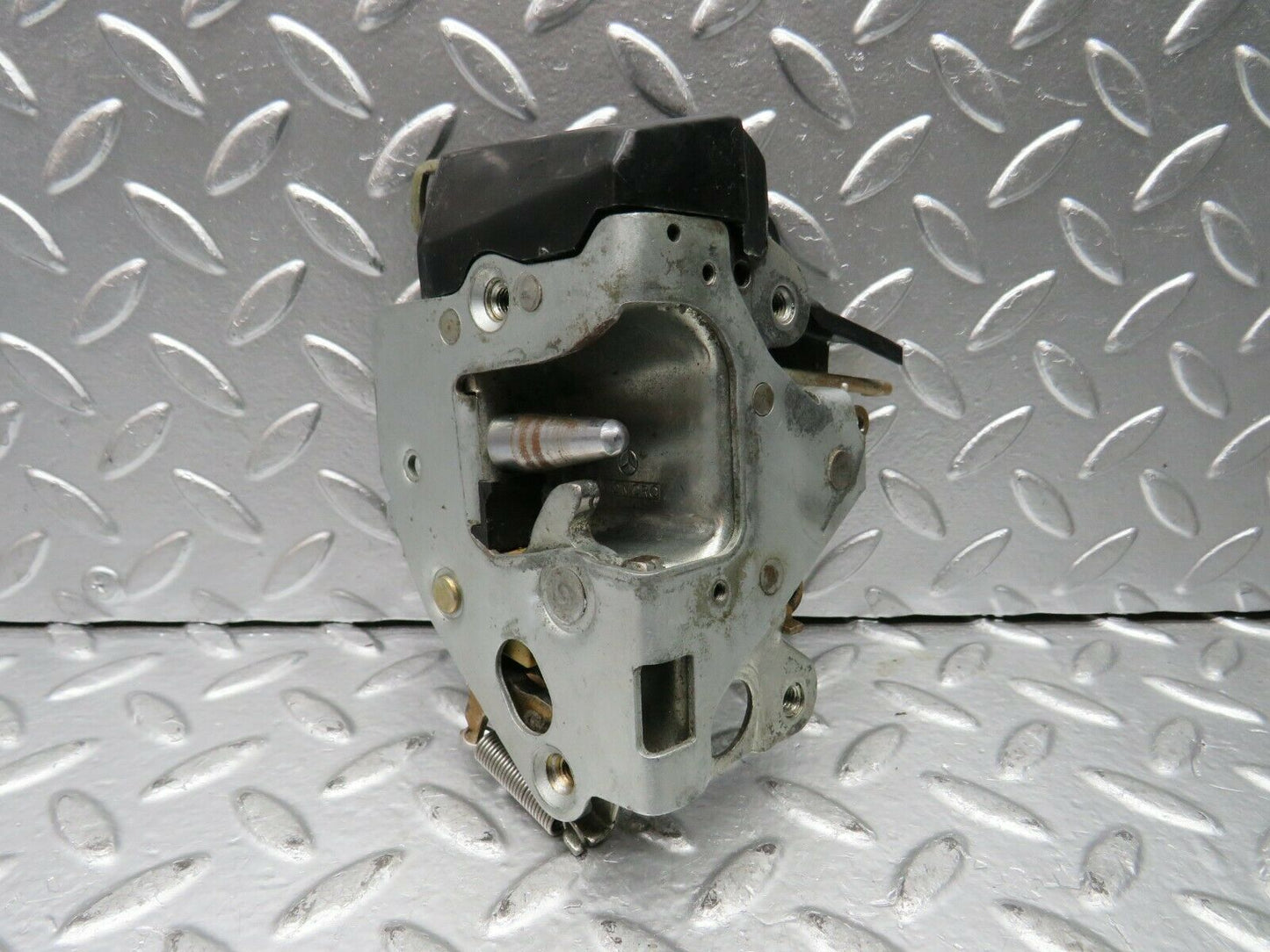 22959 Mercedes-Benz C123 230CE Coupe Left Door Lock Mechanism 1237230308