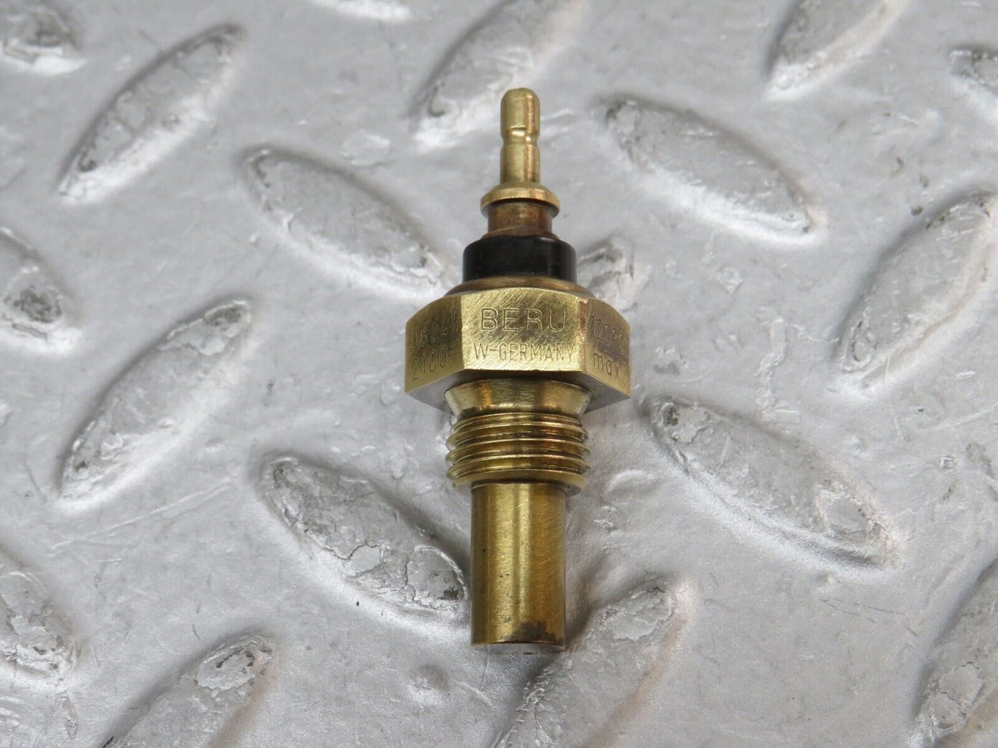 35790 Mercedes-Benz R107 280SL Coolant Temperature Sensor Beru 0055422617