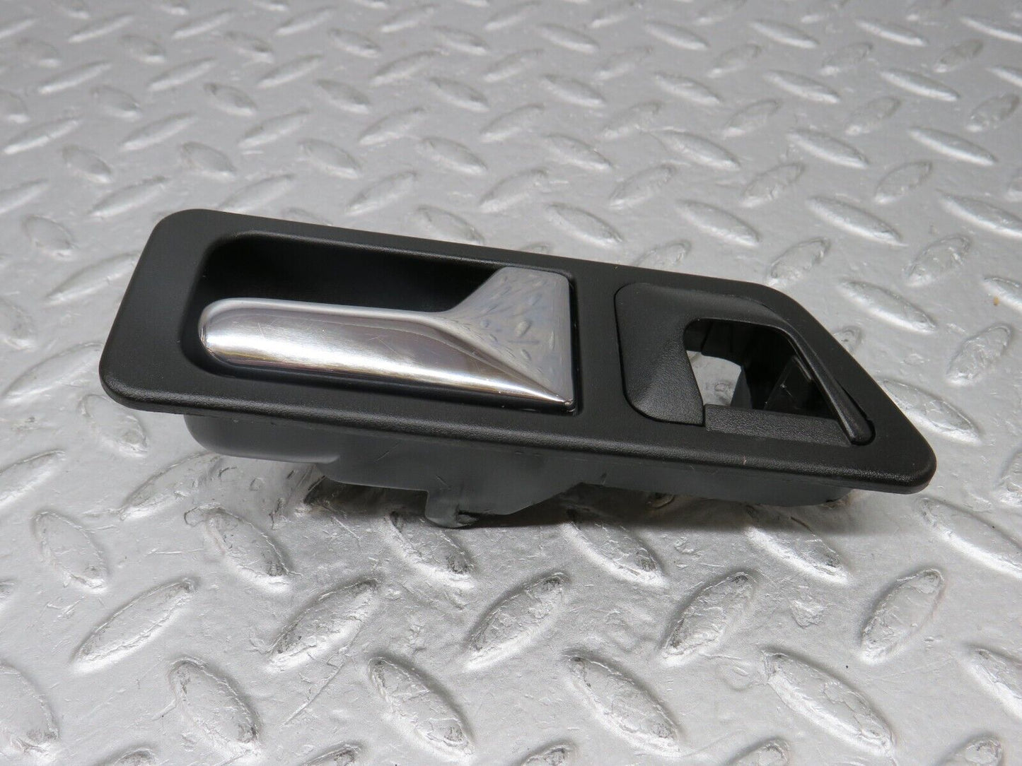 36617 Mercedes-Benz W201 190E 2.0L Right Interior Door Handle 2017660264