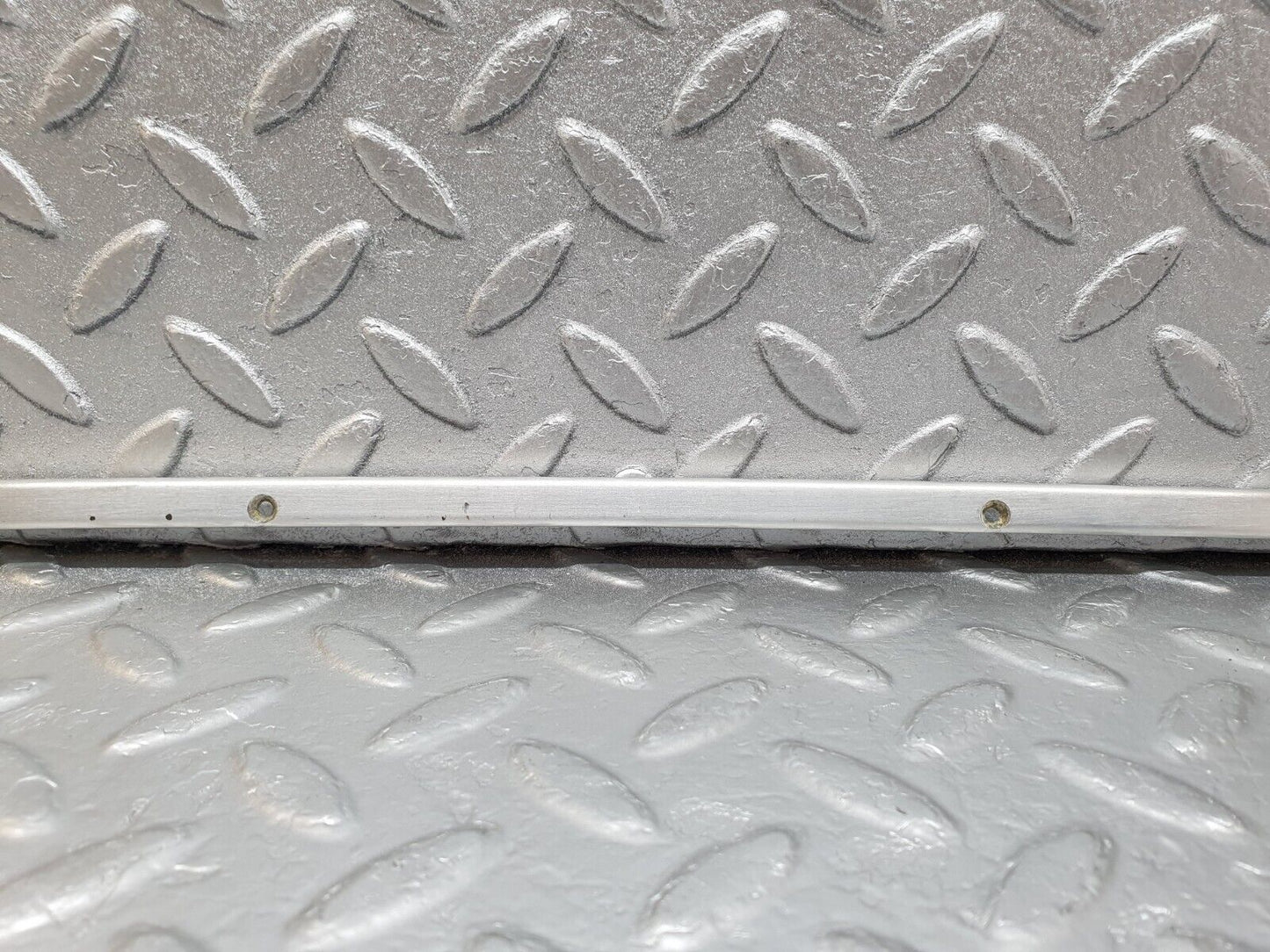 43750 Mercedes-Benz C126 380SEC Coupe Sunroof Chrome Trim