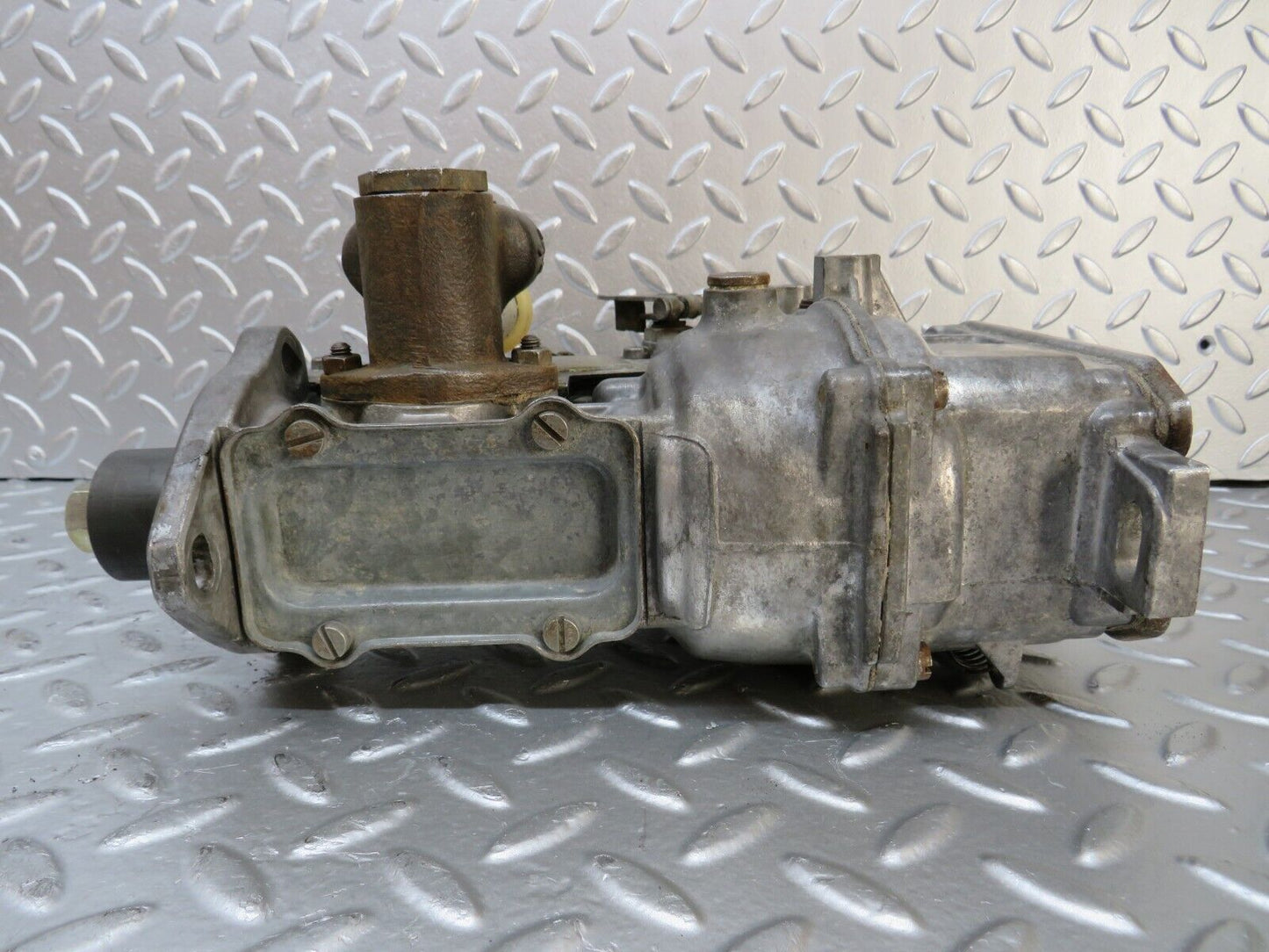 27751 Mercedes-Benz S124 300TE Diesel Fuel Injection Pump Bosch 6060700301