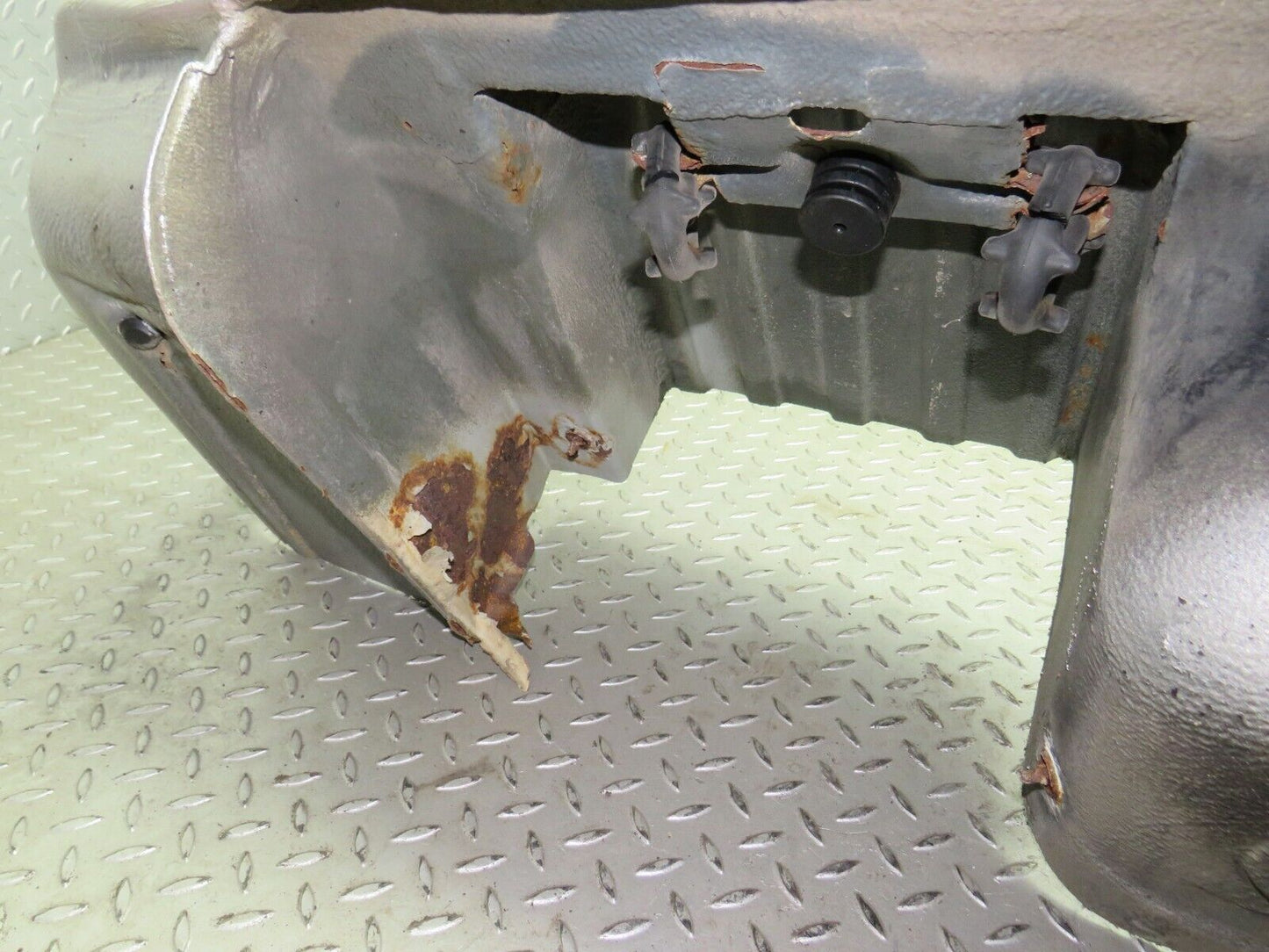 39561 Mercedes-Benz R129 320SL Coupe Complete Rear Panel