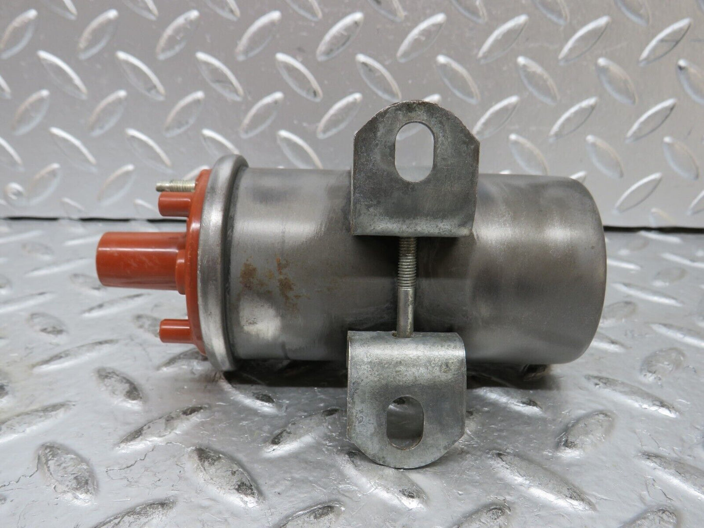 27407 Mercedes-Benz W123 280E Ignition Coil Bosch 0221118307 0001584003