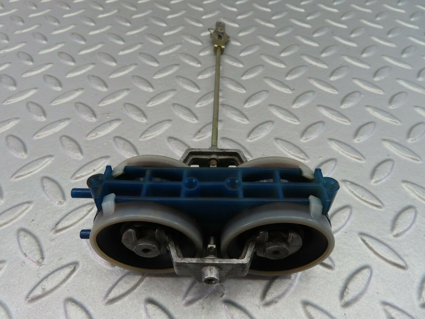 7353 Mercedes-Benz W116 450SE Door Lock Vacuum Actuator Front Right