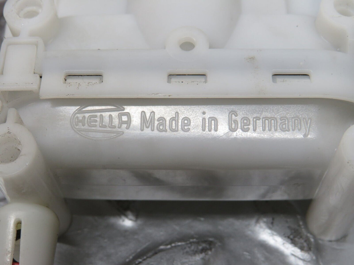 31396 Mercedes-Benz S124 220TE Door Lock Vacuum Actuator Hella Front Left
