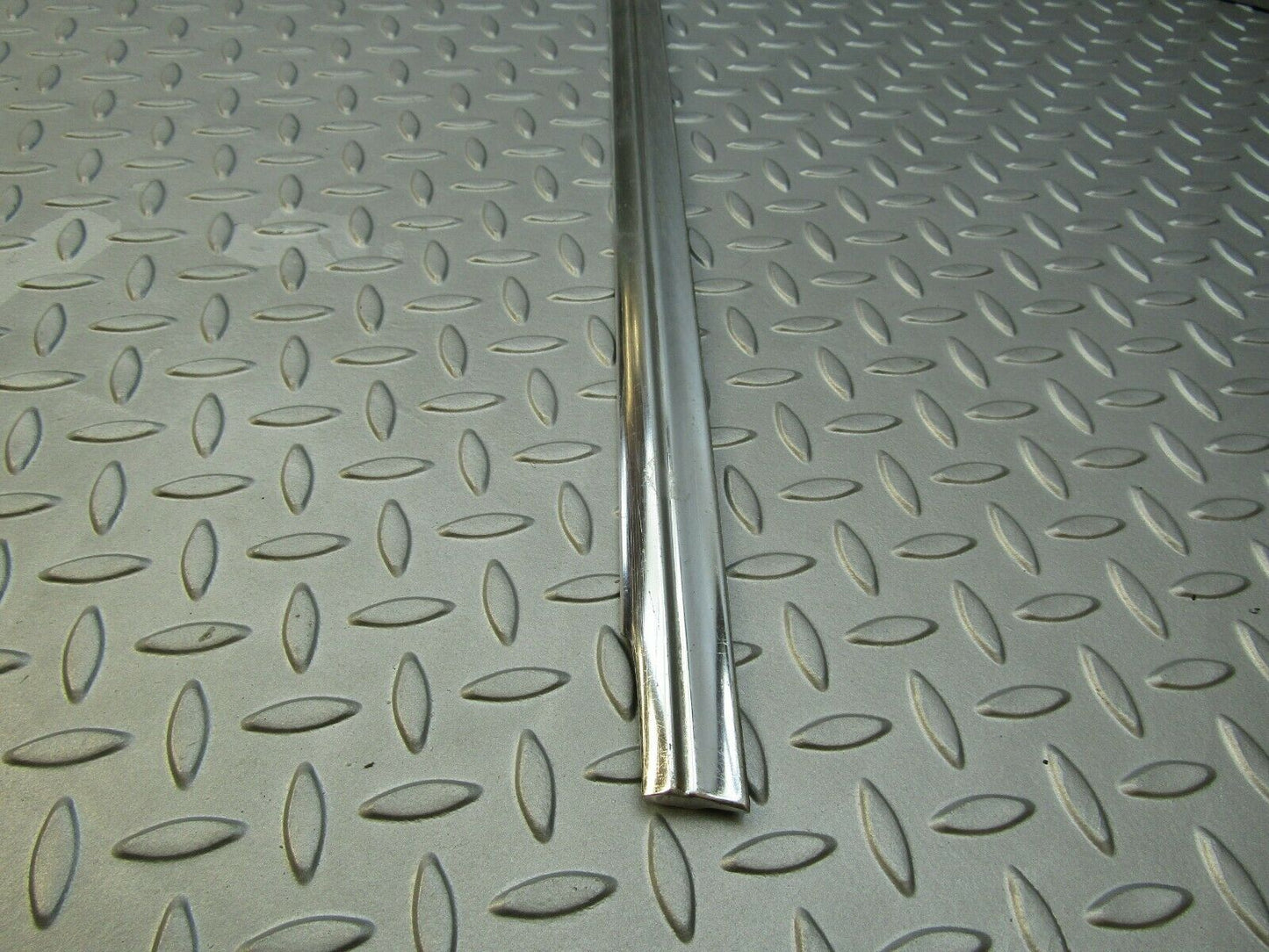 3317 Mercedes-Benz W108 280SE Front Left Door Chrome Moulding Trim
