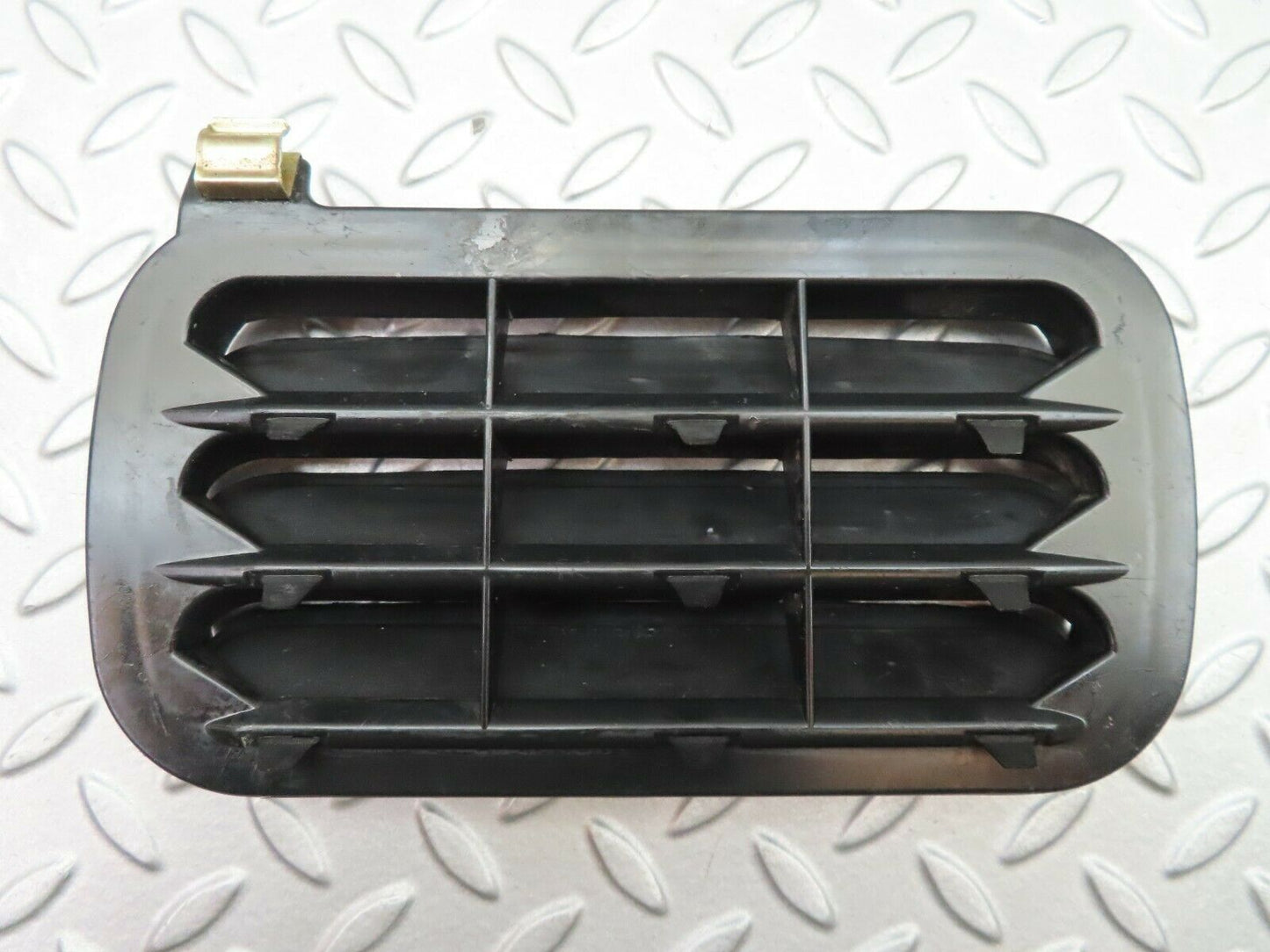 5579 Mercedes-Benz W124 230E Rear Air Intake Vent Left 1248370230