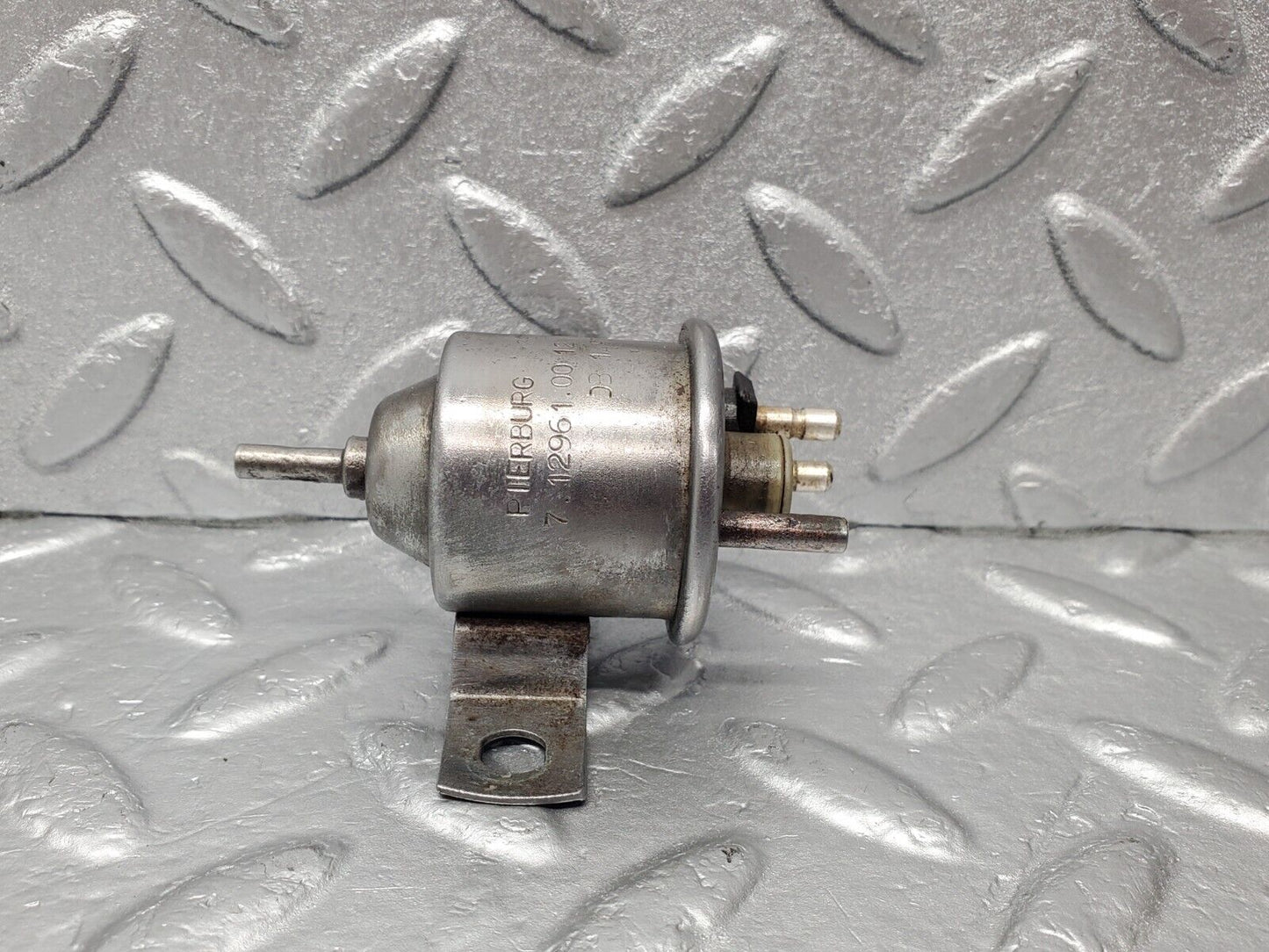 46468 Mercedes-Benz C123 280CE Coupe Vacuum Valve Pierburg 7.12961.00