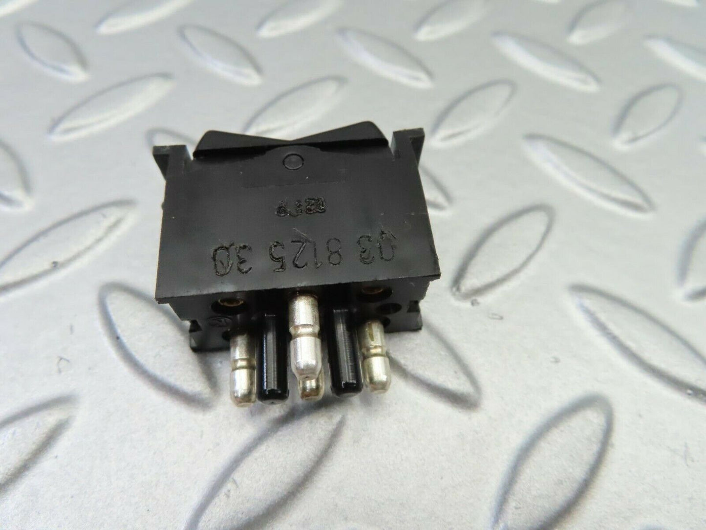 6951 Mercedes-Benz C107 350SLC Coupe Sunroof Switch 03812530