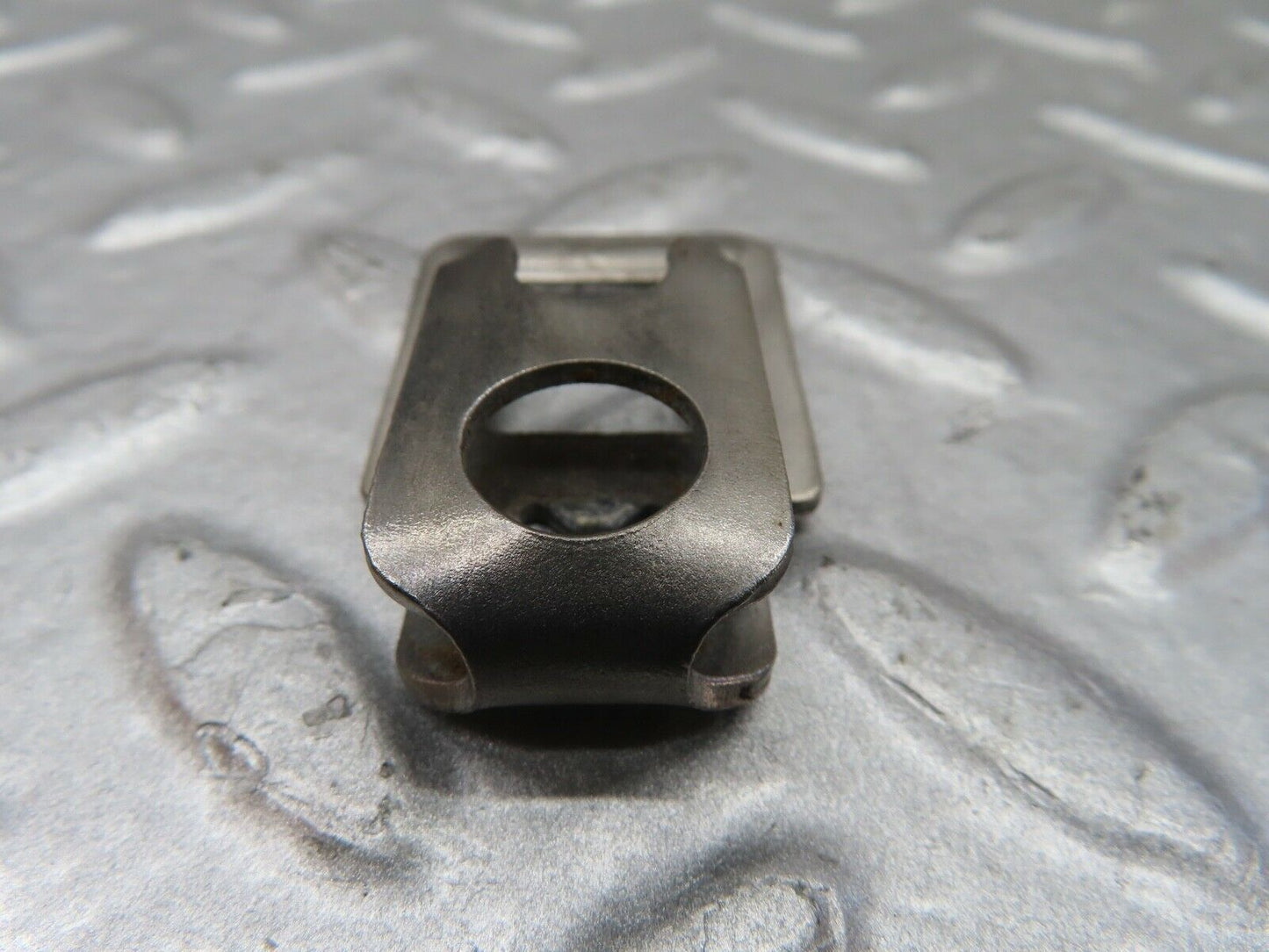 20055 Mercedes-Benz R129 300SL Coupe Fuel Injector Bracket