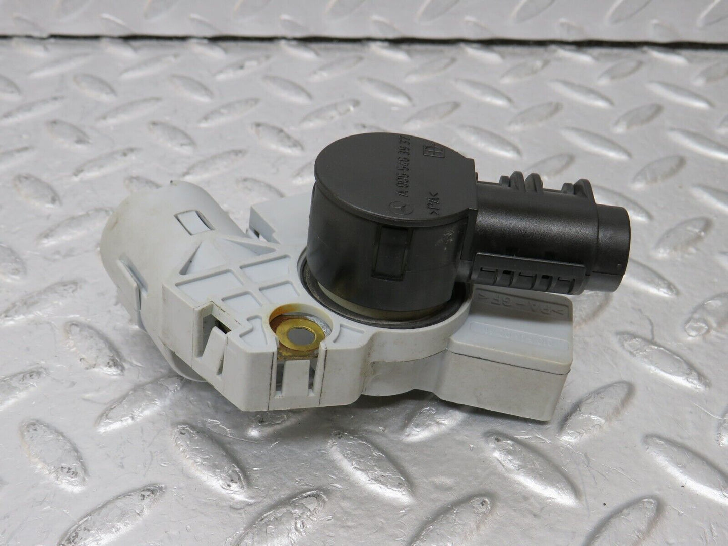 34897 Mercedes-Benz W210 320E Battery Positive Cable Connector 0055463937