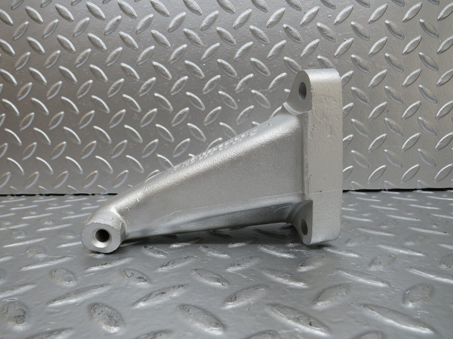 25487 Mercedes-Benz W123 200 Engine Mount Bracket Right Side 1022230304