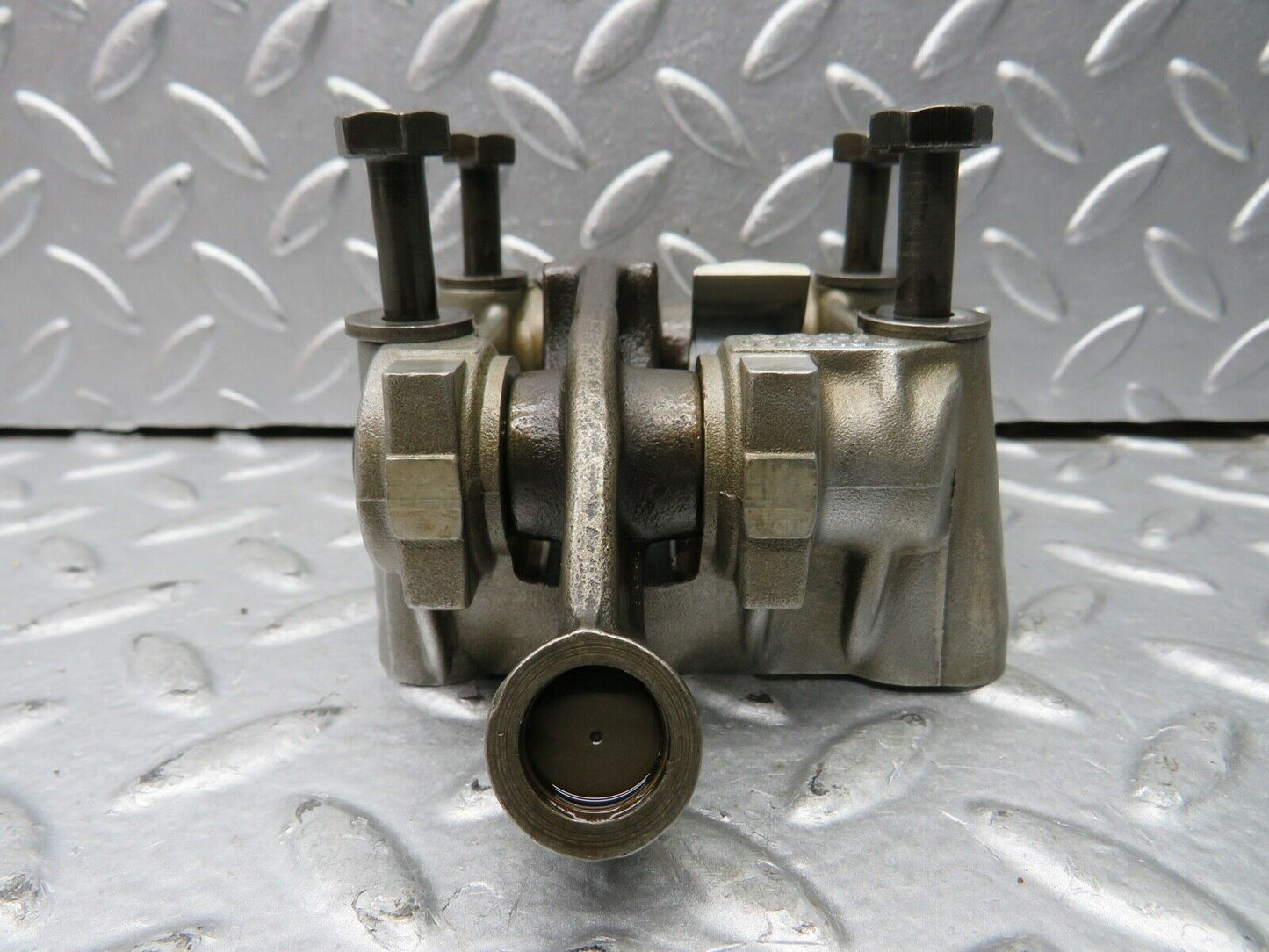 21743 Mercedes-Benz W126 300SE Rocker Arms Camshaft Bearing Block 1030510610