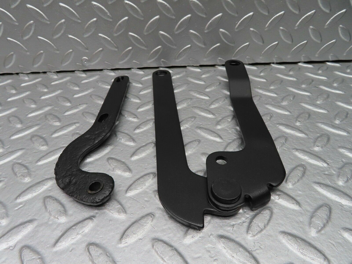 20618 Mercedes-Benz R107 450SL Bonnet Hinge Left Side