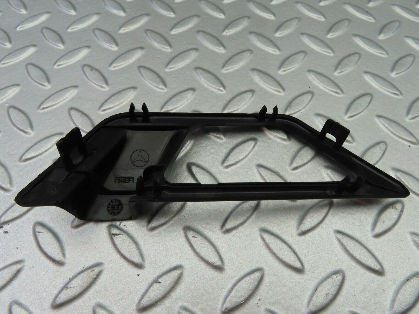 6432 Mercedes-Benz S124 E220 Wagon Door Opener Frame Front Right
