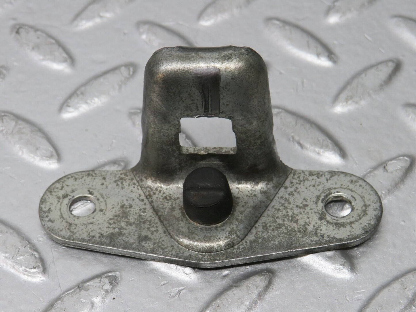 32197 Mercedes-Benz W123 230E Trunk Lock Latch 1237580150