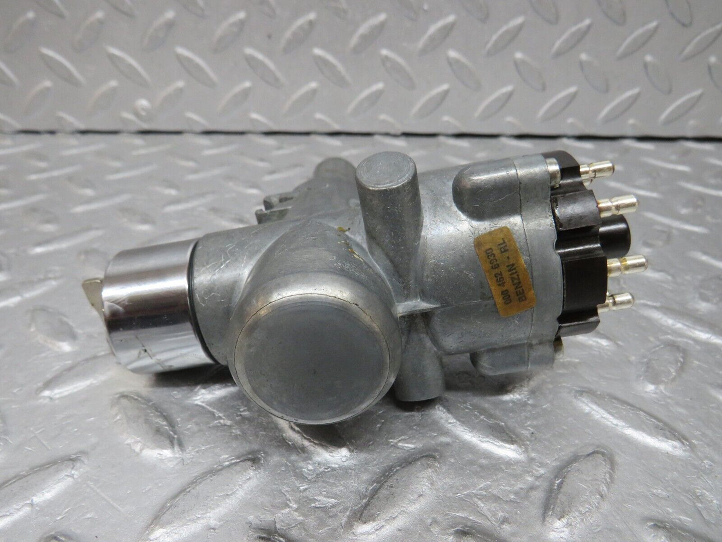 37477 Mercedes-Benz W109 300SEL Steering Lock Ignition Switch With Key 0004626930