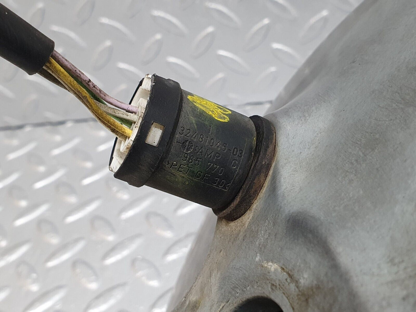 41971 Mercedes-Benz W202 C200 Brake Booster Lucas 0044305830