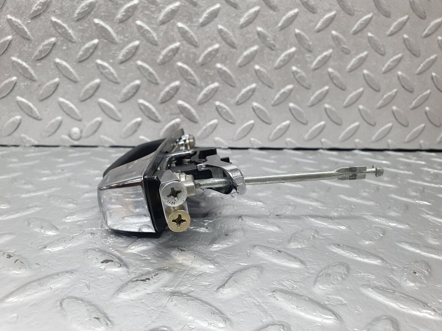 43969 Mercedes-Benz C123 230CE Coupe Left Door Exterior Handle No Key