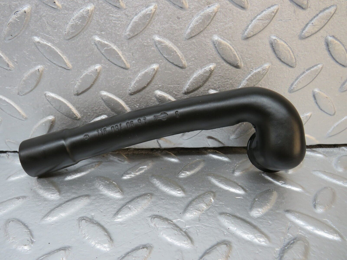 39826 Mercedes-Benz R107 350SL Coupe Air Intake Breather Hose 1160940691