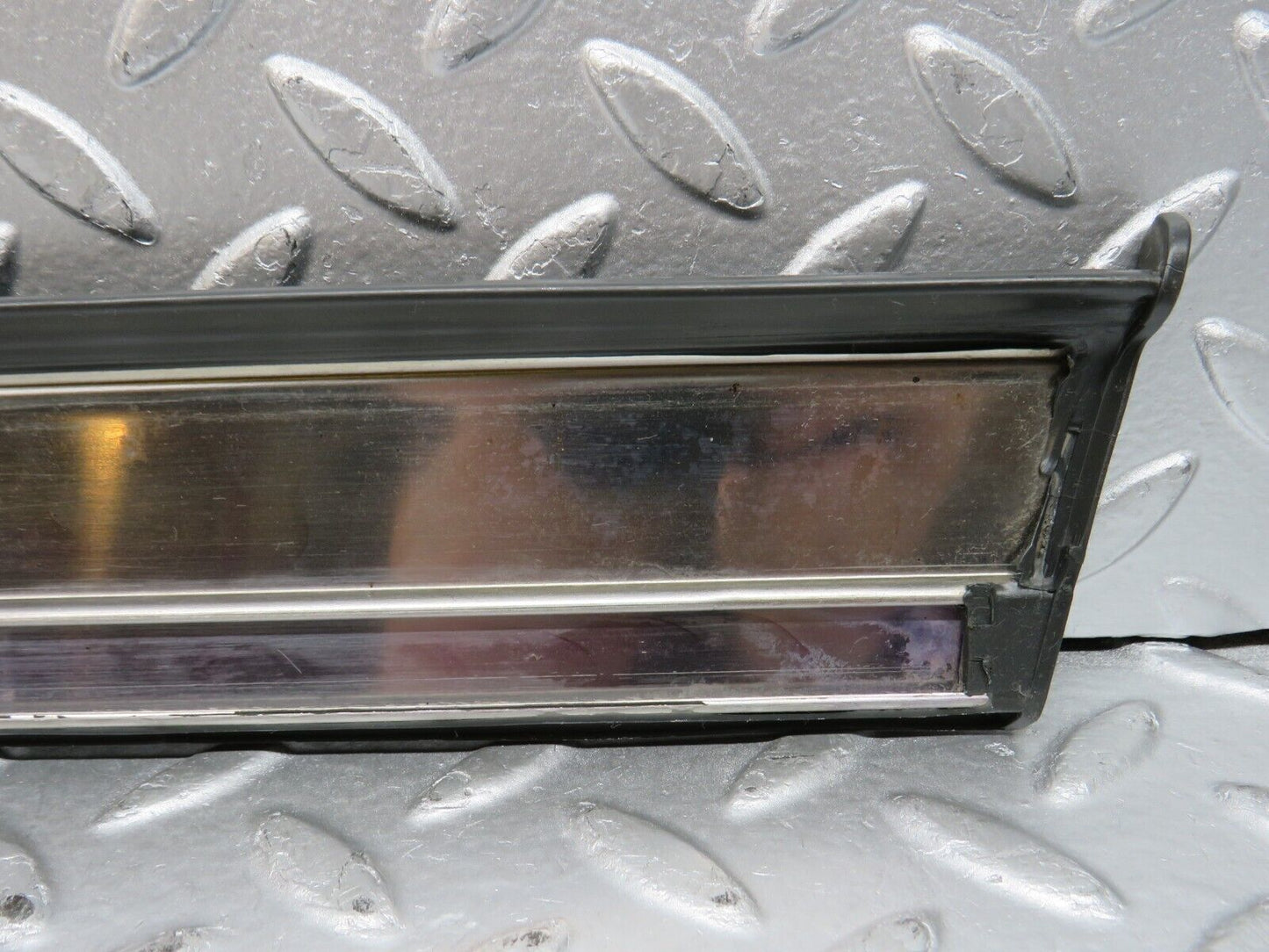32296 Mercedes-Benz S124 300TE Wagon Front Left Fender Wing Lower Moulding Trim