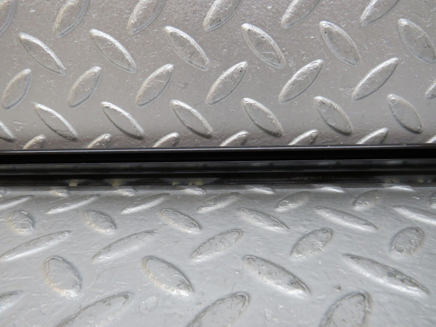35082 Mercedes-Benz W210 320E Rear Right Door Window Exterior Trim