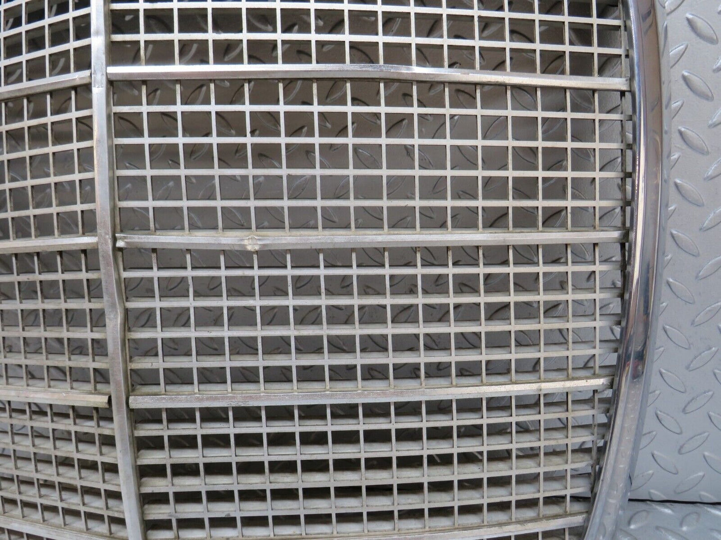 35837 Mercedes-Benz W108 Bonnet Grill Chrome