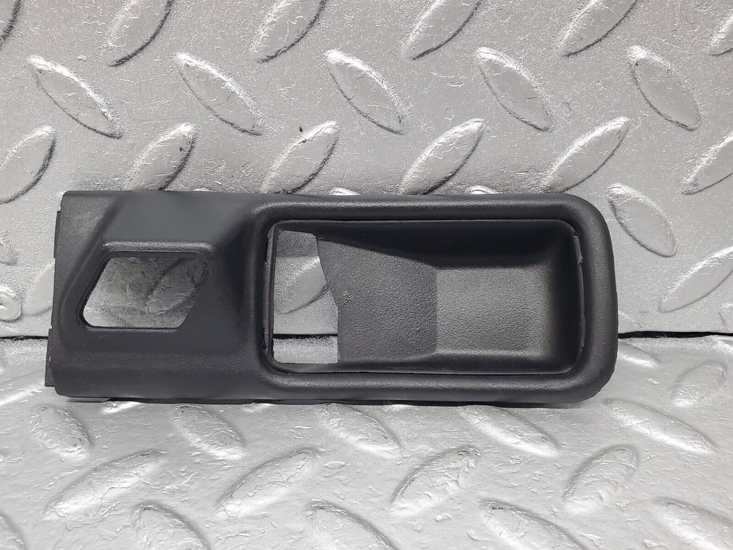 45894 Mercedes-Benz W126 420SE Front Interior Door Handle Frame Left 1267660111