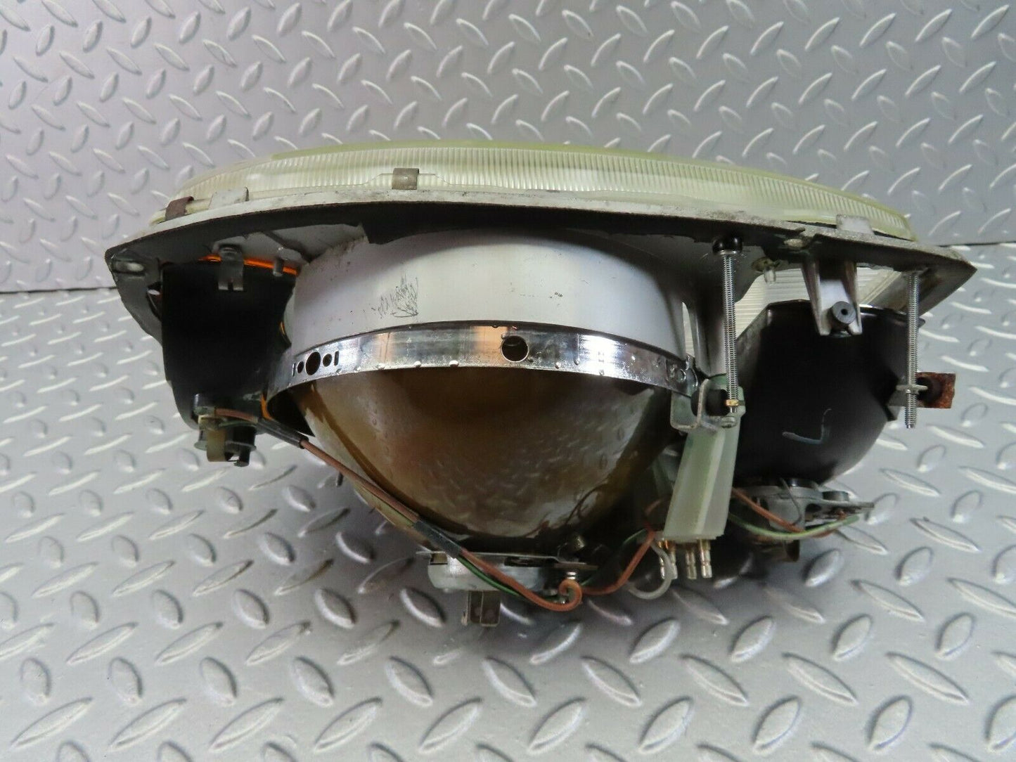 7822 Mercedes-Benz W115 220D Headlight Bosch Left/Right 1305314910