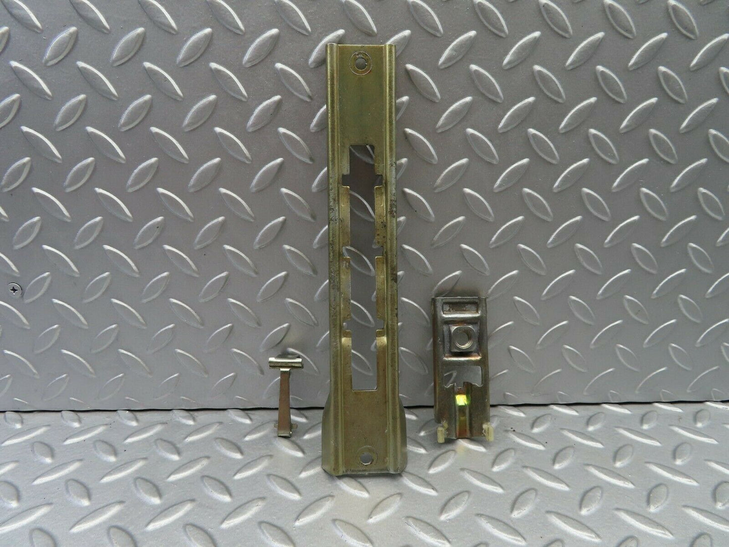 6168 Mercedes-Benz W126 380SE Seat Belt Adjuster Rail 1268680011
