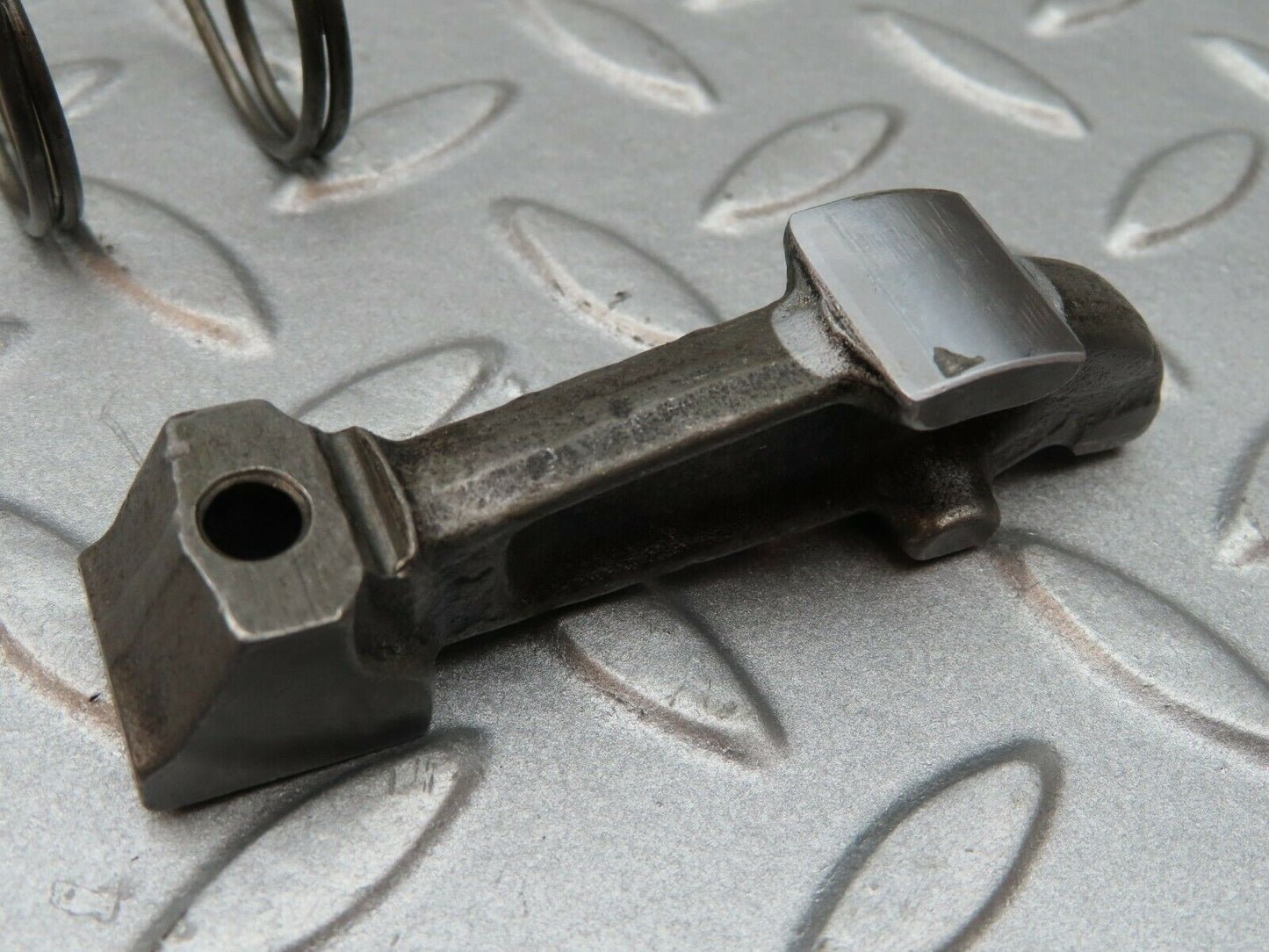 3533 Mercedes-Benz W108 280SE Valve Rocker Arm With Retaining Spring