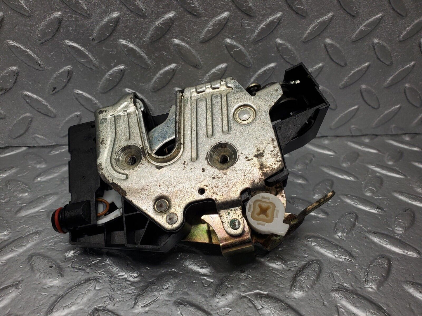 46749 Mercedes-Benz R129 320SL Coupe Right Door Lock Mechanism