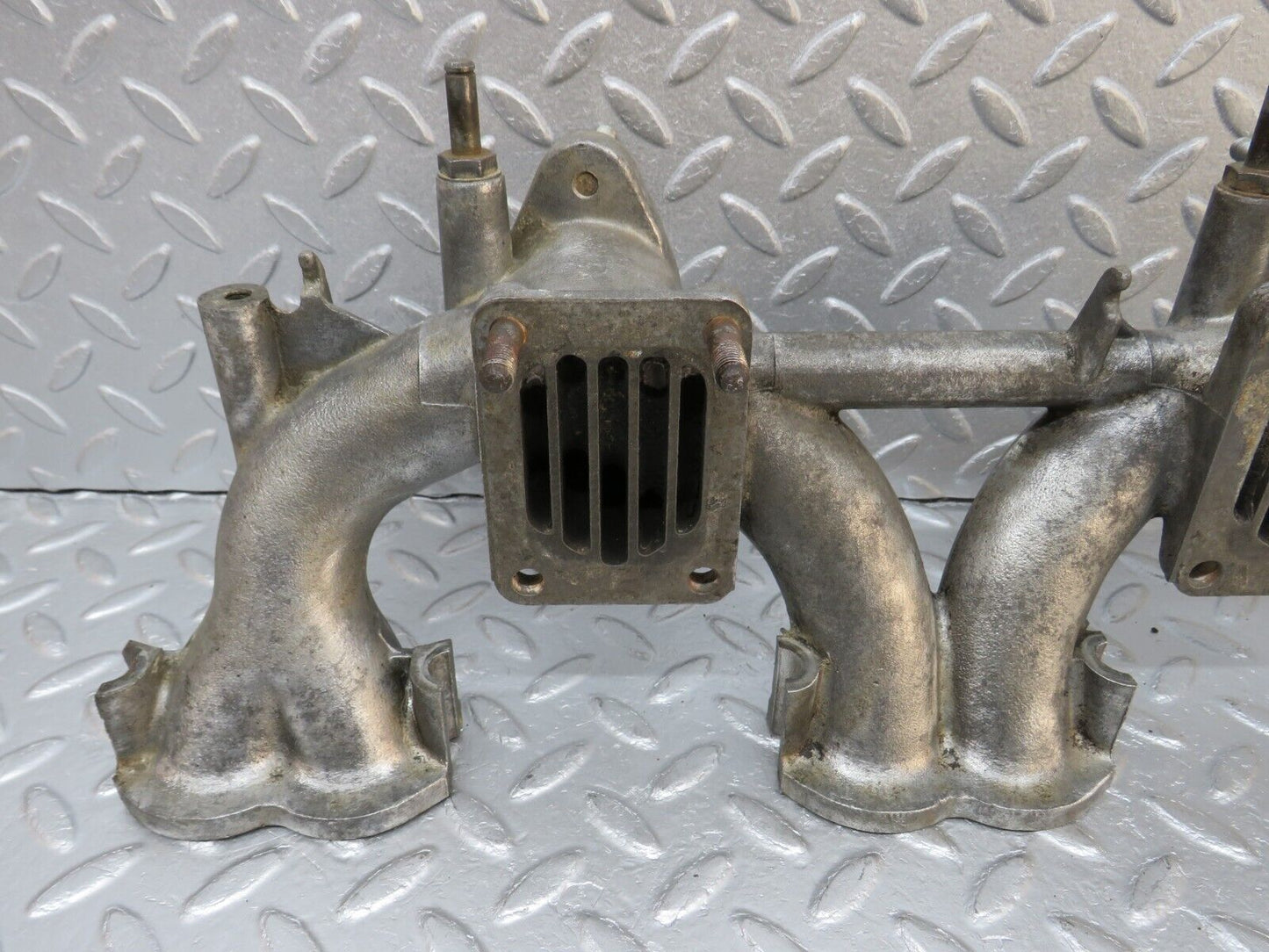40354 Mercedes-Benz W110 230 Intake Manifold 1801413301