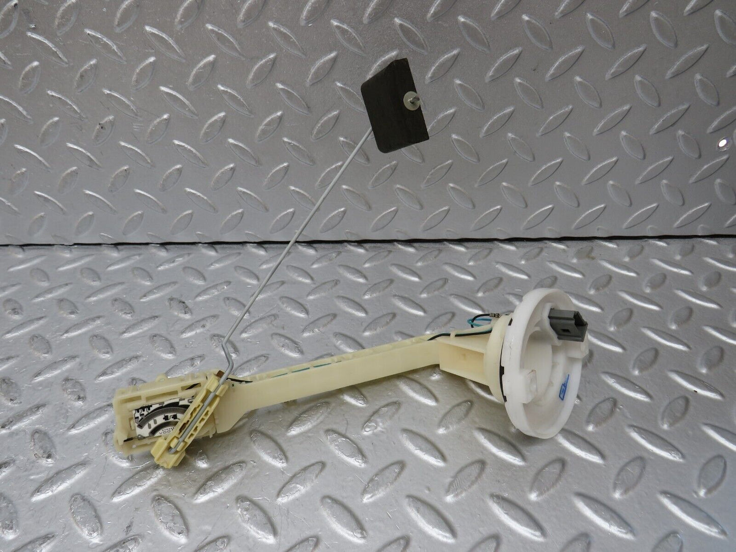 35066 Mercedes-Benz W210 320E Fuel Level Sender Unit 2105422317 221838001006