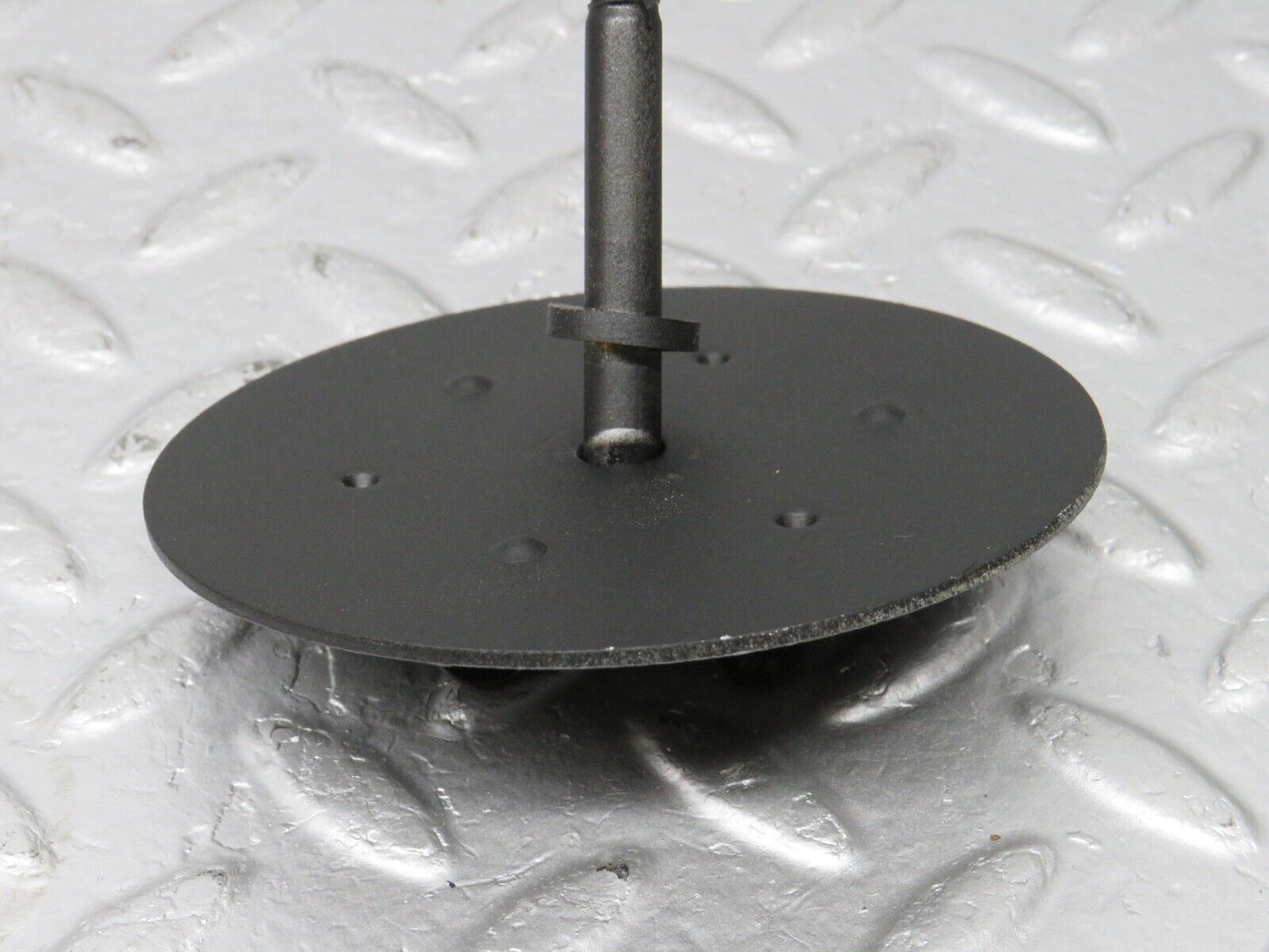 40538 Mercedes-Benz W123 300D Spare Wheel Holder