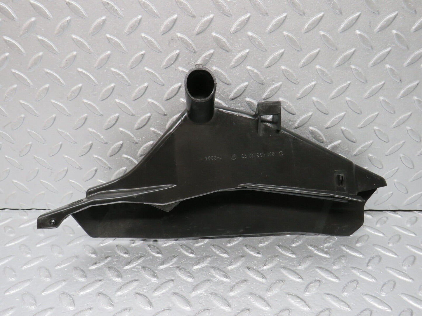 38778 Mercedes-Benz W201 190E 2.6L Front Right Rain Gutter Drain Channel 2016280273