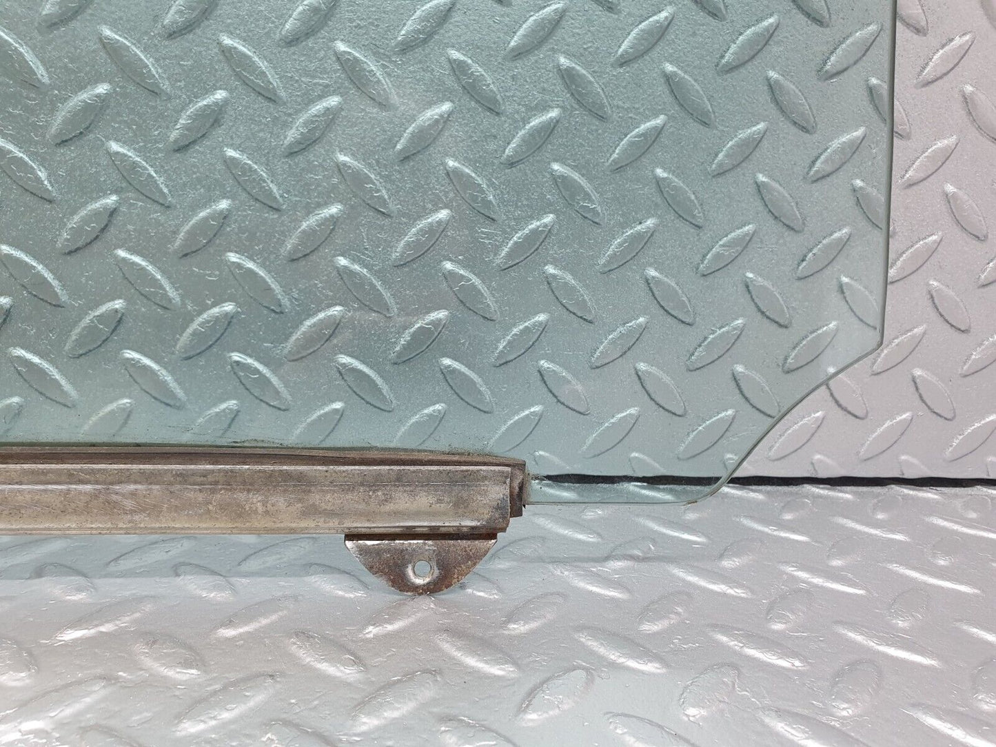 43220 Mercedes-Benz W108 280SE Rear Left Door Window Glass