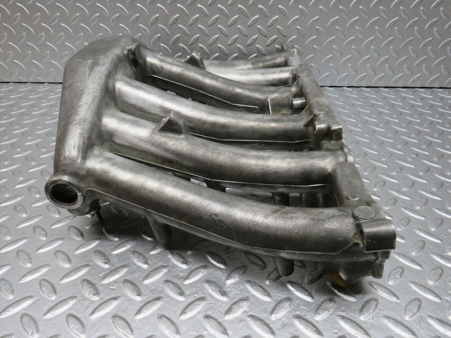 32690 Mercedes-Benz S124 300TE Wagon Intake Manifold 1031411601