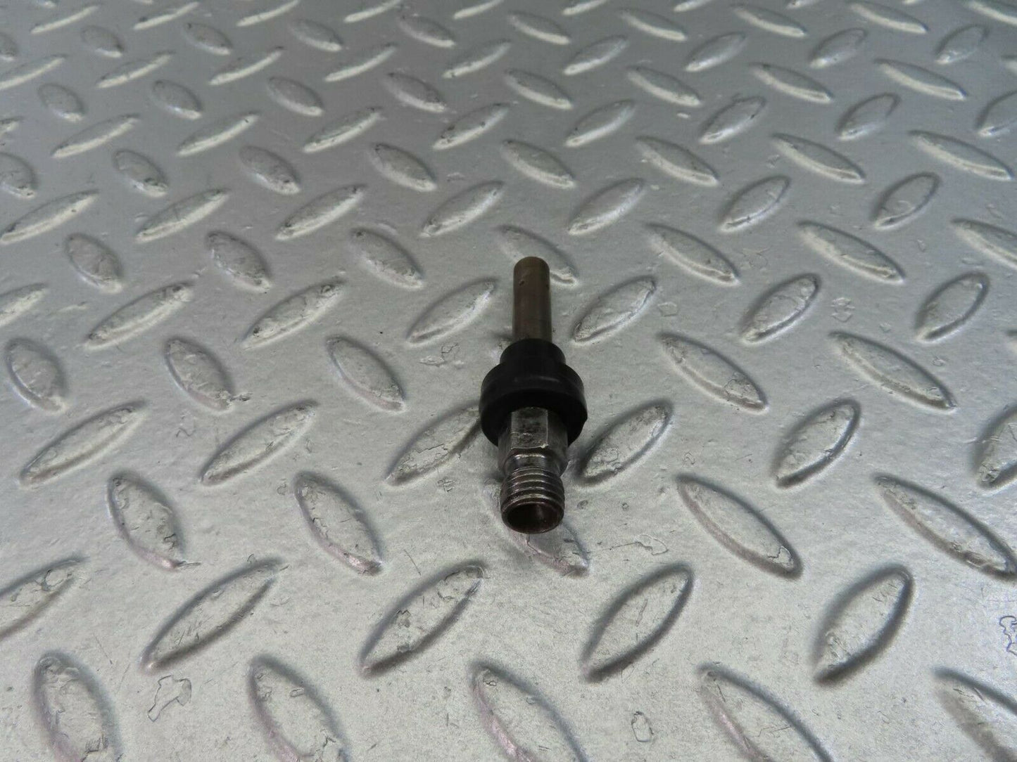 10792 Mercedes-Benz W123 230E Fuel Injector Bosch 0437502010