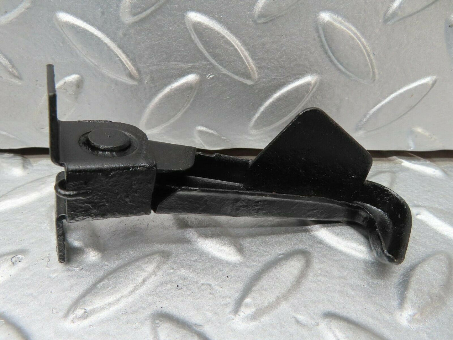 15564 Mercedes-Benz R107 450SL Bonnet Safety Latch