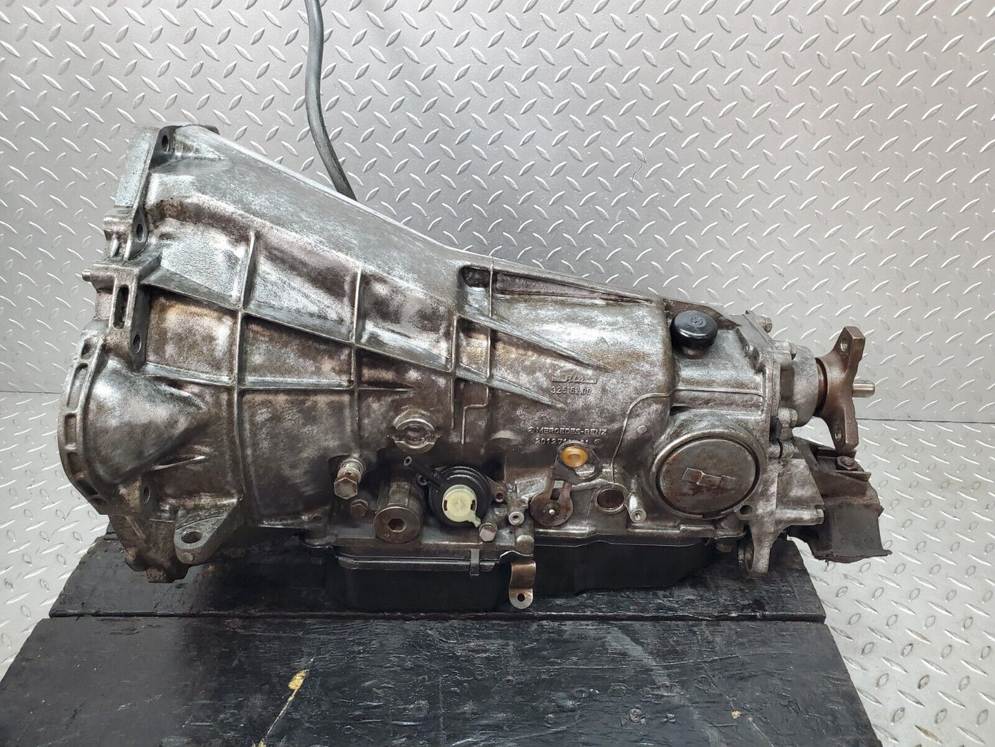 44886 Mercedes-Benz W124 220E Automatic Gearbox 722.428 1242704800 2012710701