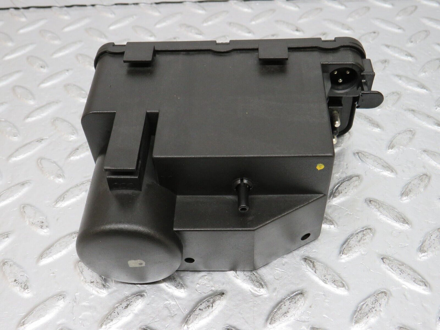 32371 Mercedes-Benz S124 300TE Central Locking Pump 0008000648 0132006302