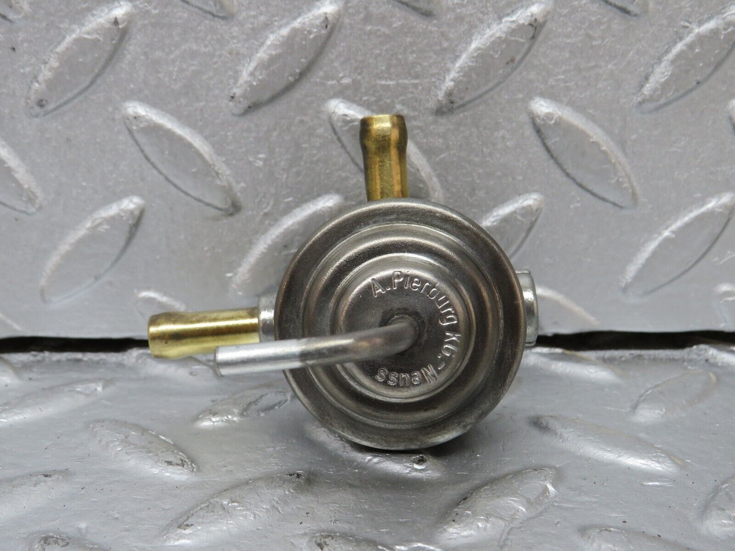 39962 Mercedes-Benz R107 350SL Fuel Valve Pierburg PE20302