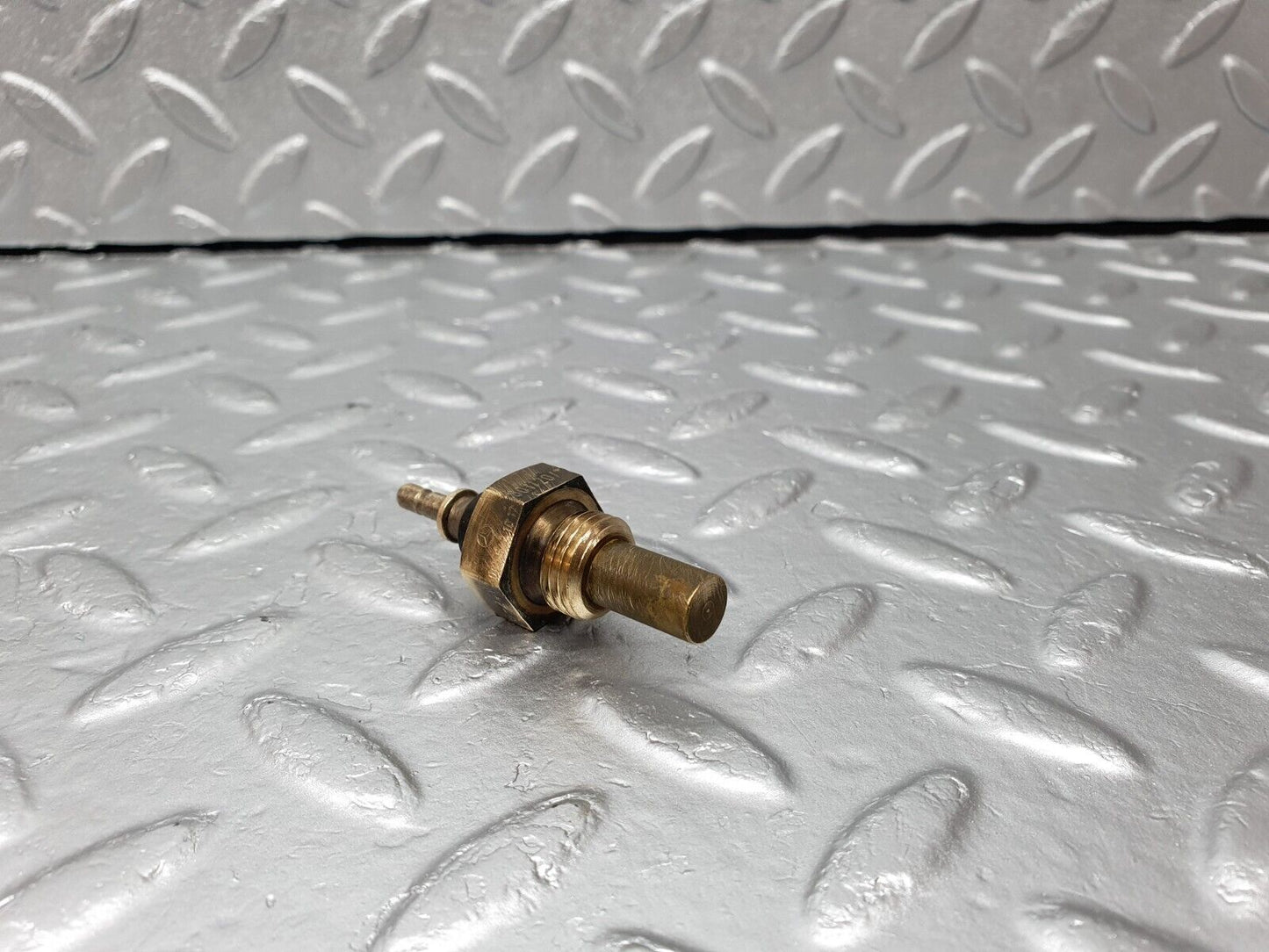 41333 Mercedes-Benz W123 280E Coolant Temperature Sensor VDO 0055421017